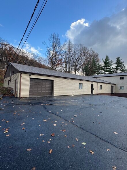 1777 N Colony Rd, Meriden, CT à louer - Photo du bâtiment - Image 2 de 12