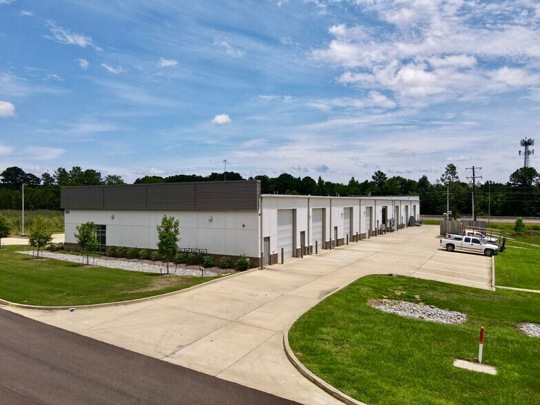185 Country Place Pky, Pearl, MS à louer - Photo du bâtiment - Image 3 de 7