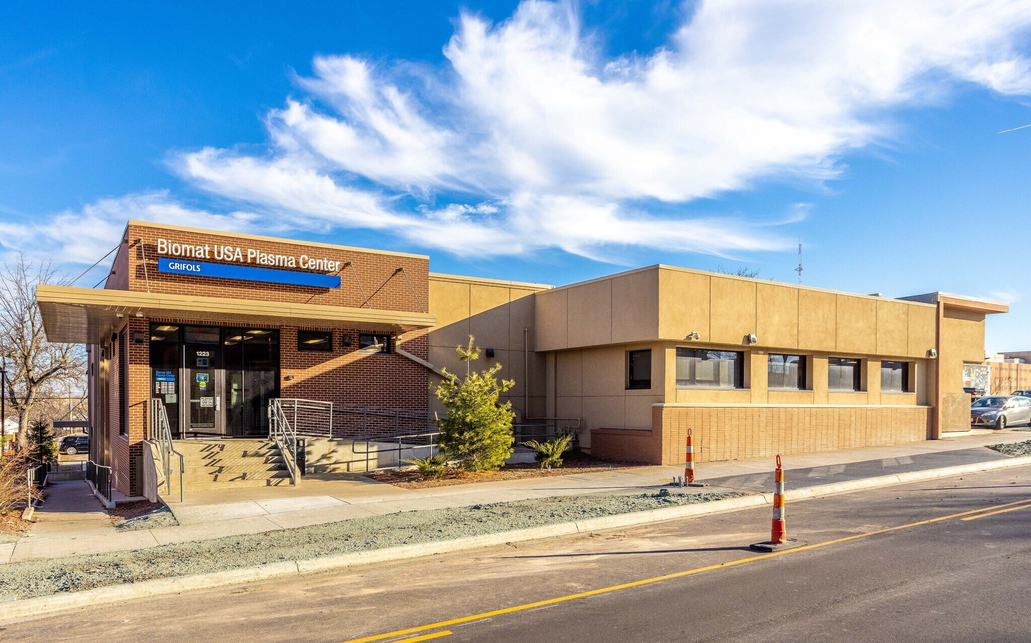 350 S Adams St, Eagle Pass, TX à vendre Photo du bâtiment- Image 1 de 3