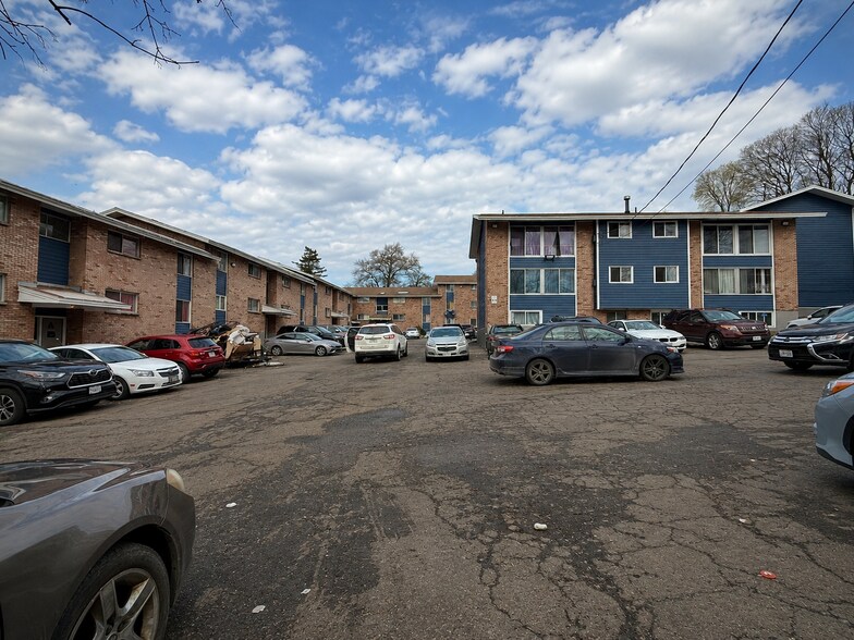 1312 Butternut St, Syracuse, NY à vendre - Photo du bâtiment - Image 3 de 39
