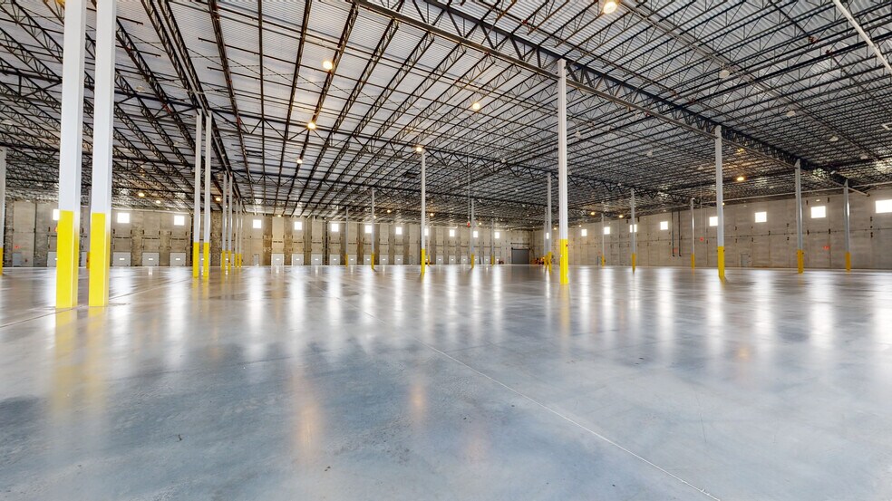 Long Island Expy, Medford, NY à louer - Numérisation 3D de Matterport - Image 3 de 26