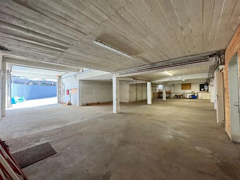 Industrial in Illkirch-Graffenstaden for lease - Interior Photo - Image 2 of 8