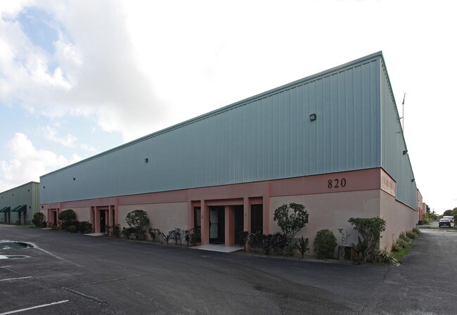 More details for 820 N 8th St, Lantana, FL - Industrial for Lease