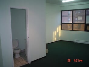 8612 Whitney Ave, Elmhurst, NY for lease Interior Photo- Image 2 of 6