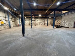 South St, Keighley for lease Interior Photo- Image 1 of 3