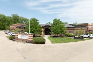 Plus de détails pour 7401 First Pl, Oakwood Village, OH - Industriel à louer