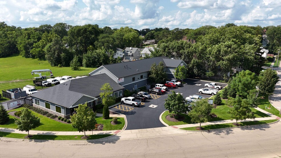 325 Marshall Ave, Aurora, IL for sale - Building Photo - Image 2 of 14
