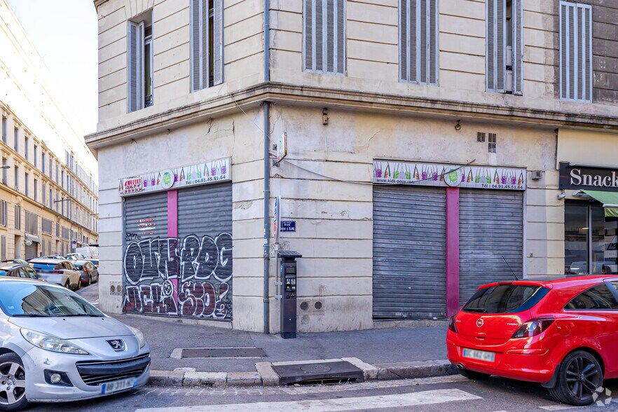 Multifamily in Marseille for sale - Building Photo - Image 2 of 2