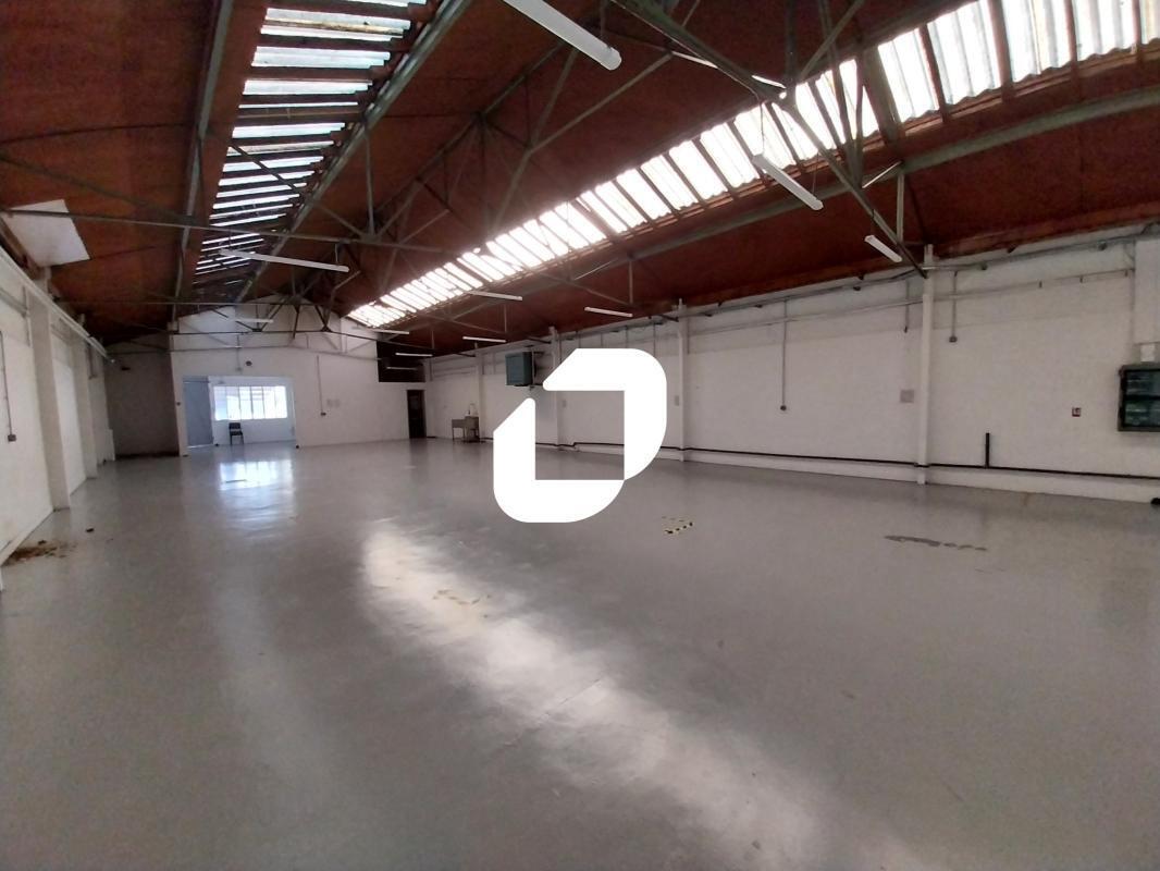 Flex in Villeneuve-Saint-Georges for lease Interior Photo- Image 1 of 8