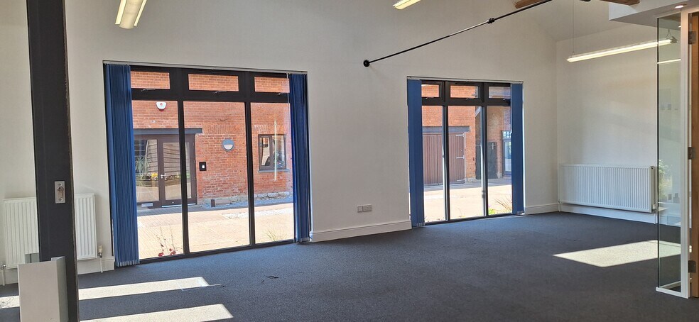 The Courtyard, Woodbury à louer - Photo intérieure - Image 3 de 9