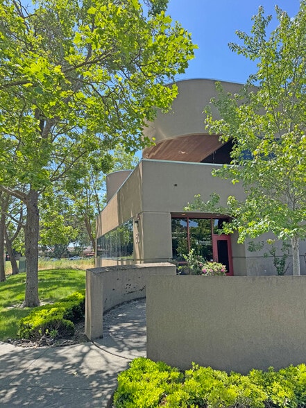 50 Professional Center Dr, Rohnert Park, CA à louer - Photo du bâtiment - Image 2 de 7