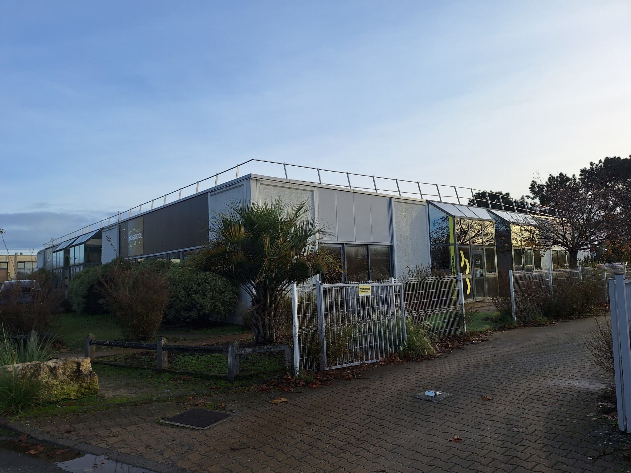 Office in Mérignac for lease Building Photo- Image 1 of 9