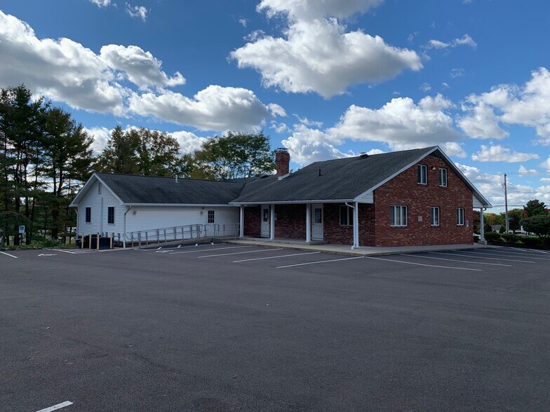 525 N Broad St, Canfield, OH for lease - Building Photo - Image 2 of 6