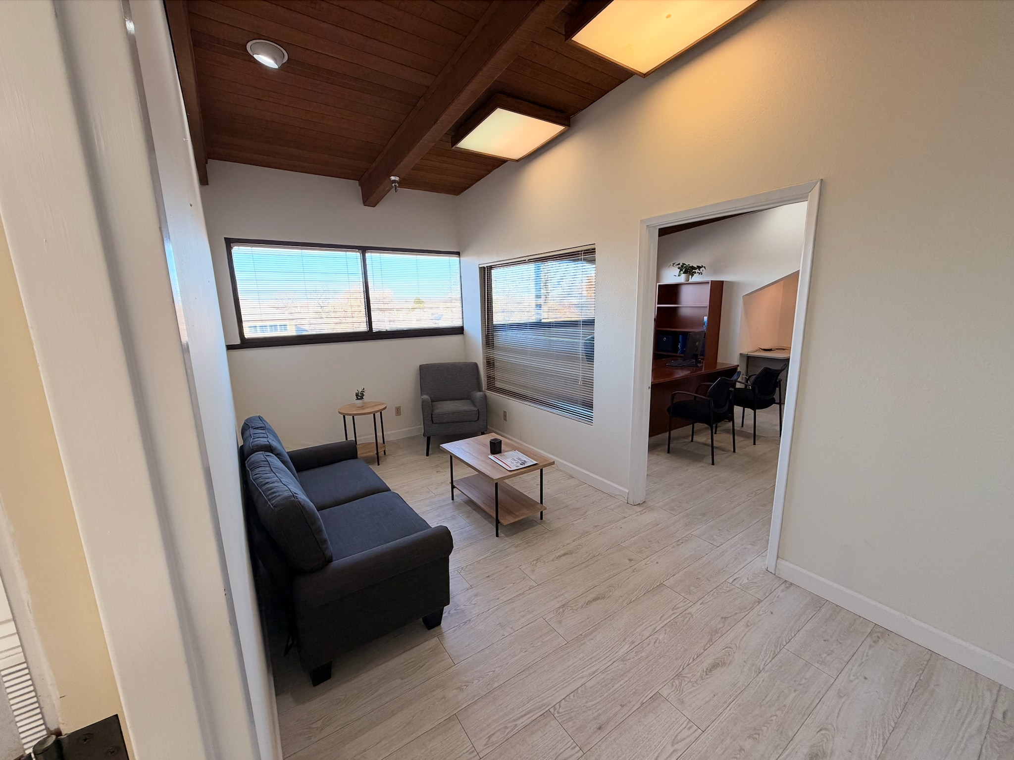 3901 Airport Fwy, Bedford, TX for lease Interior Photo- Image 1 of 4