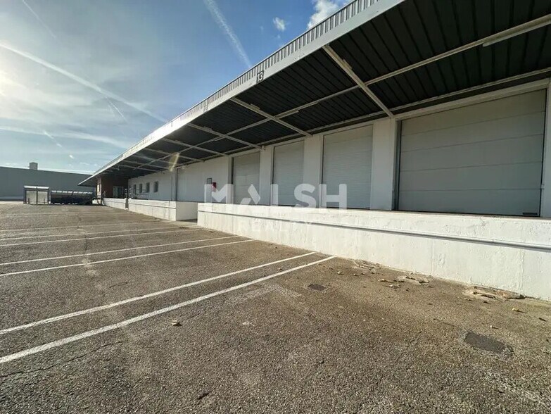 Flex in Corbas for lease - Building Photo - Image 2 of 16