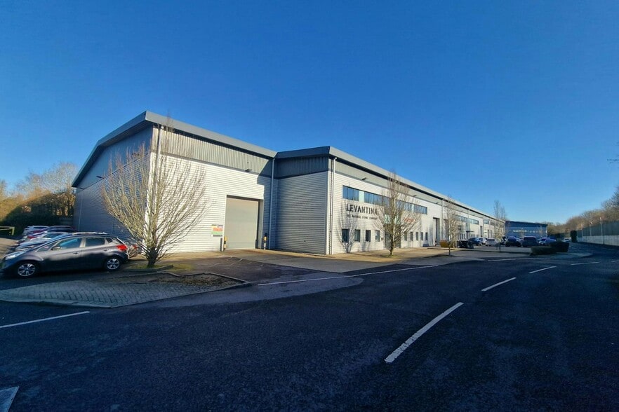 9 Greywell Rd, Basingstoke for lease - Building Photo - Image 2 of 3