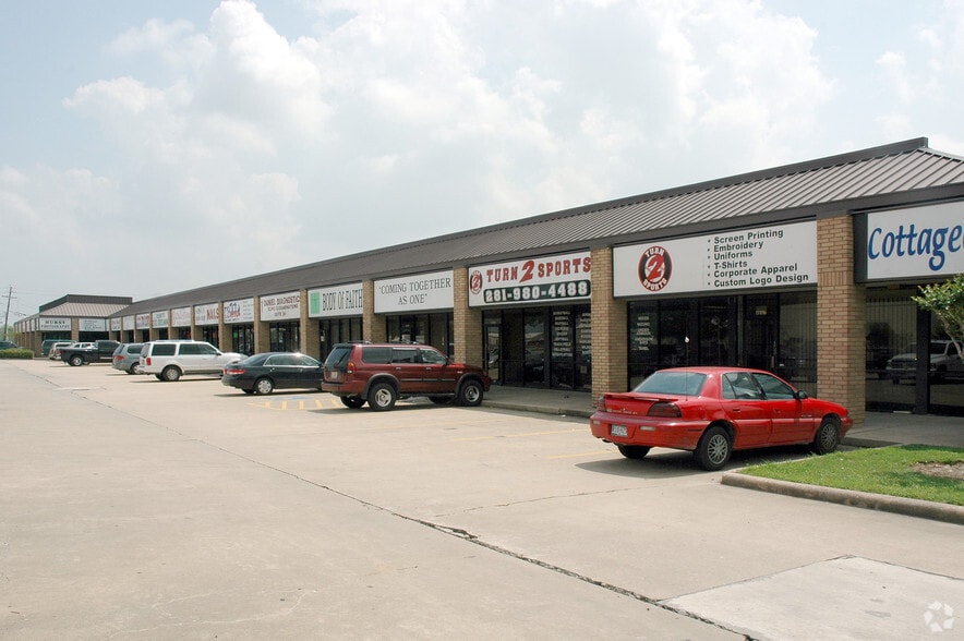 4611-4711 S Main St, Stafford, TX for lease - Building Photo - Image 2 of 7