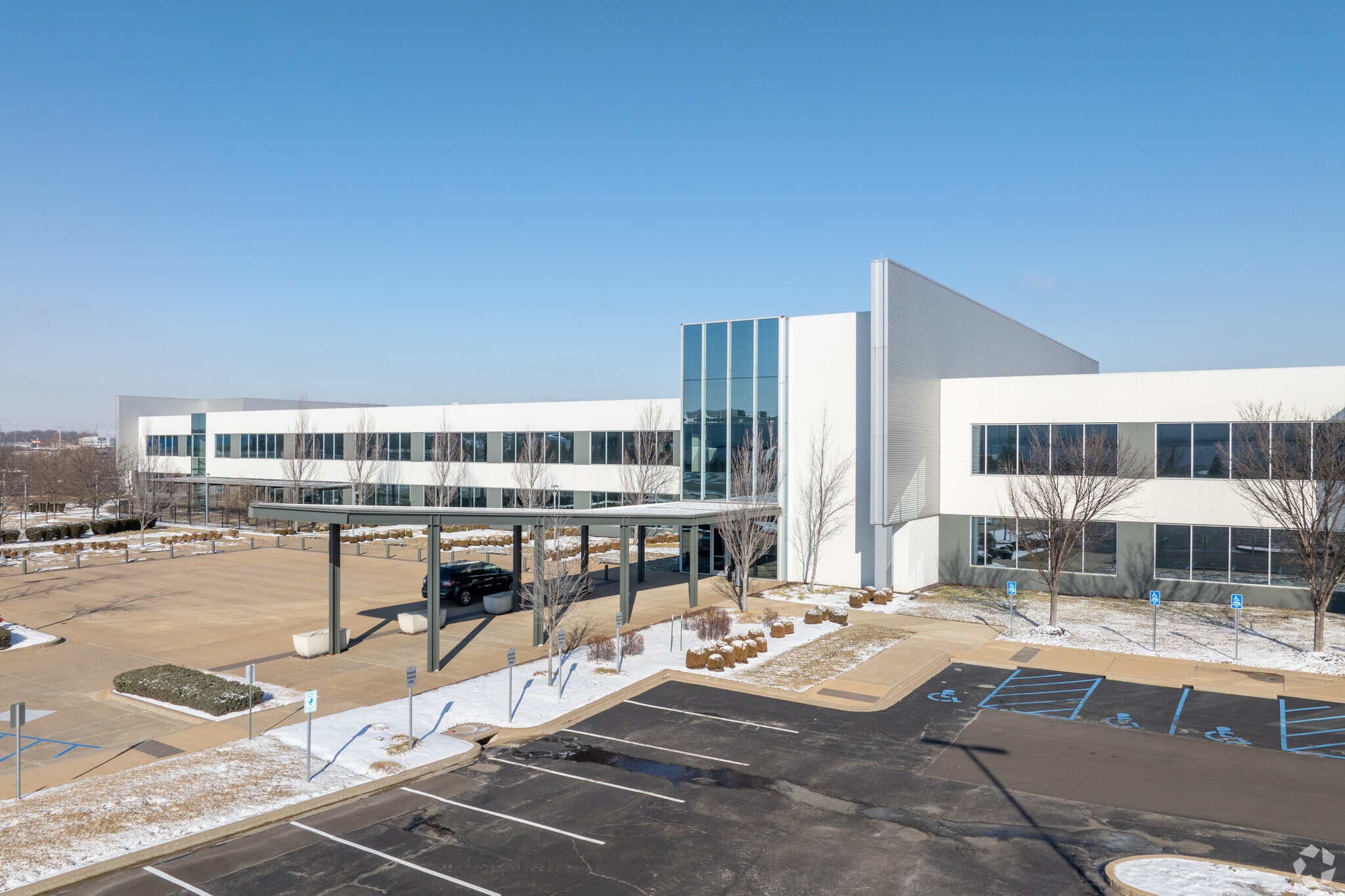 4700 N Hanley Rd, Berkeley, MO for lease Primary Photo- Image 1 of 21