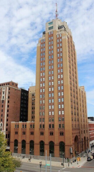 124 W Allegan St, Lansing, MI à louer - Photo du bâtiment - Image 2 de 5