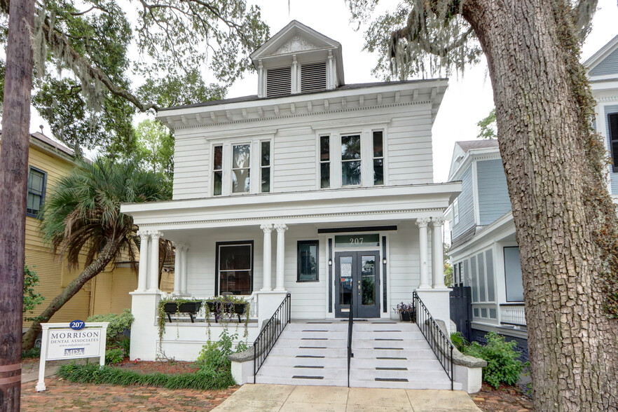 207 E 31st St, Savannah, GA for sale - Primary Photo - Image 1 of 15