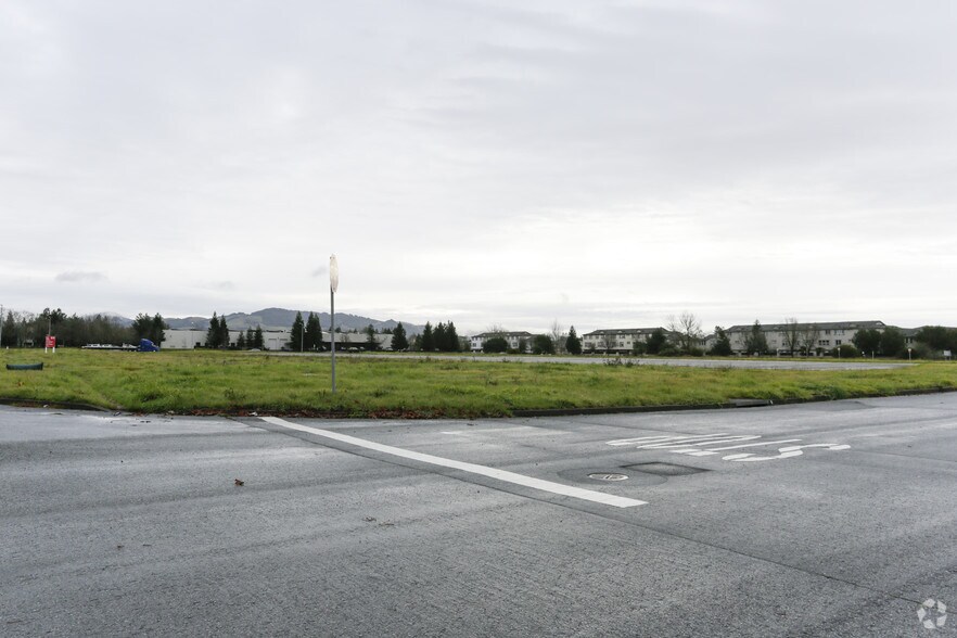 1600 Northpoint Pky, Santa Rosa, CA à vendre - Photo du bâtiment - Image 2 de 3