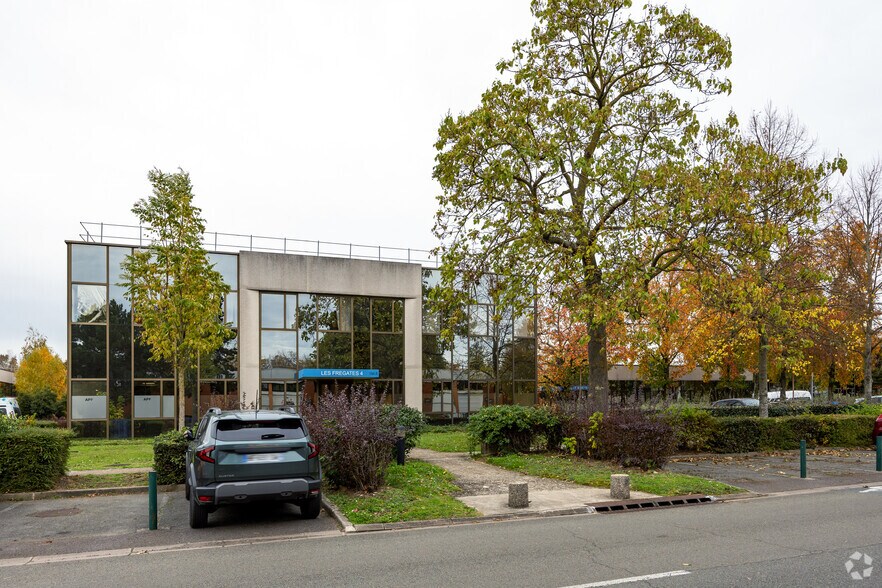 13 Rue de la Perdrix Les Fregates 4, Villepinte for lease - Primary Photo - Image 1 of 3