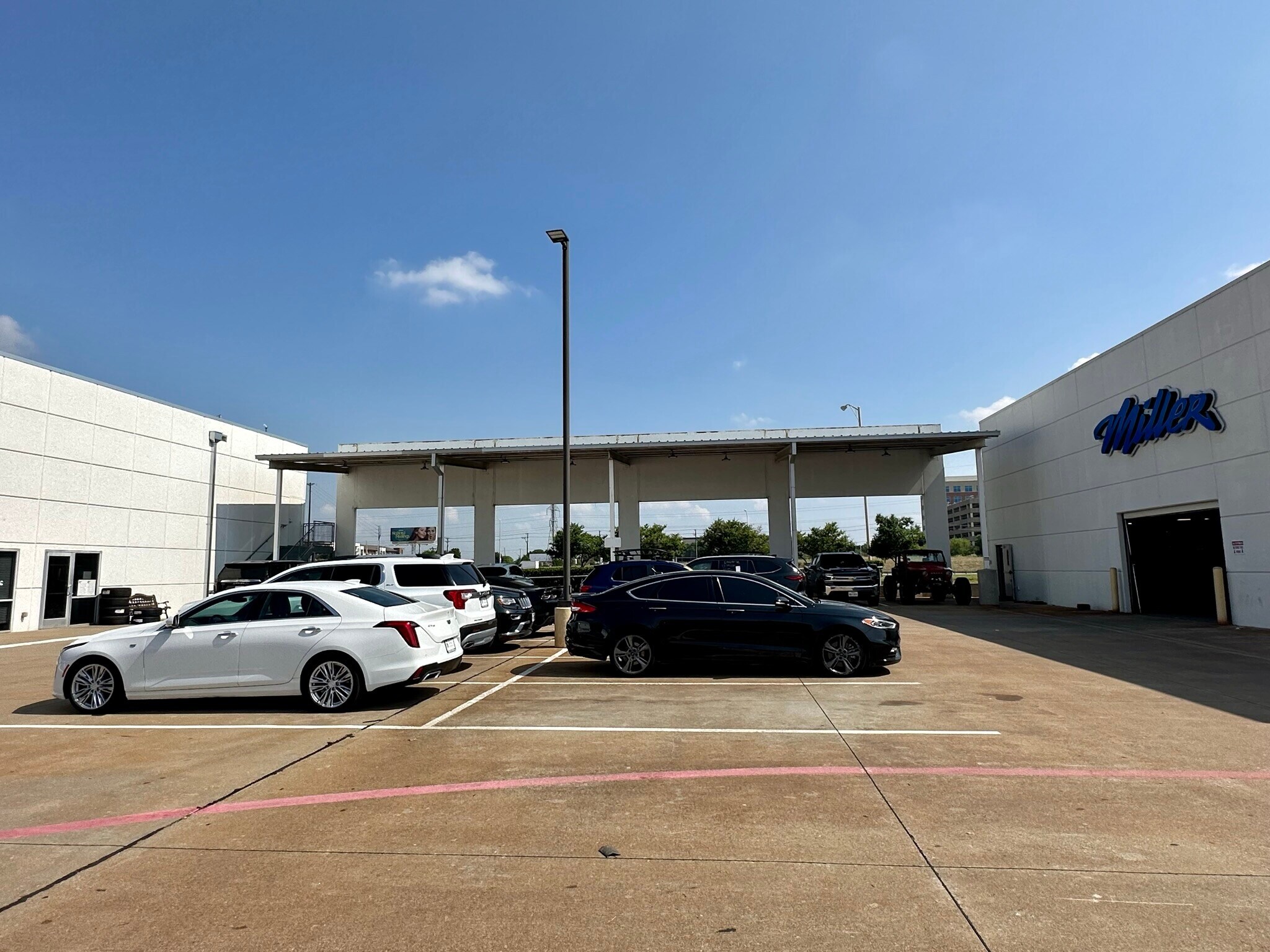 Former Toyota of Plano Facility portefeuille de 2 propriétés à vendre sur LoopNet.ca Photo du bâtiment- Image 1 de 8