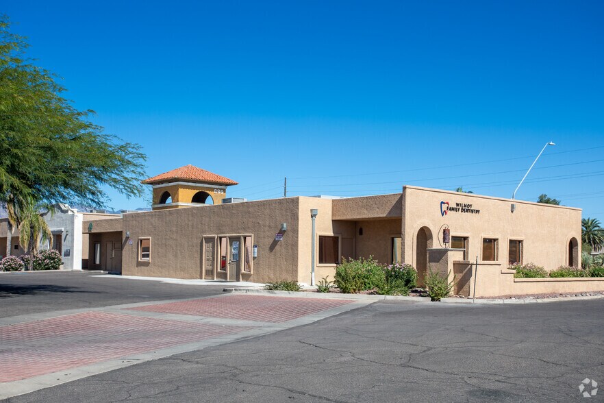 899 N Wilmot Rd, Tucson, AZ à louer - Photo du bâtiment - Image 2 de 10