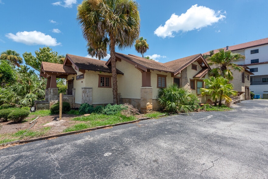 205 Magnolia St, New Smyrna Beach, FL for lease - Building Photo - Image 3 of 16