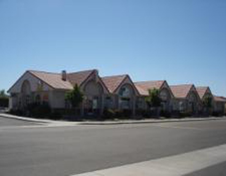 725 Basque Way, Carson City, NV à louer - Photo du bâtiment - Image 3 de 3