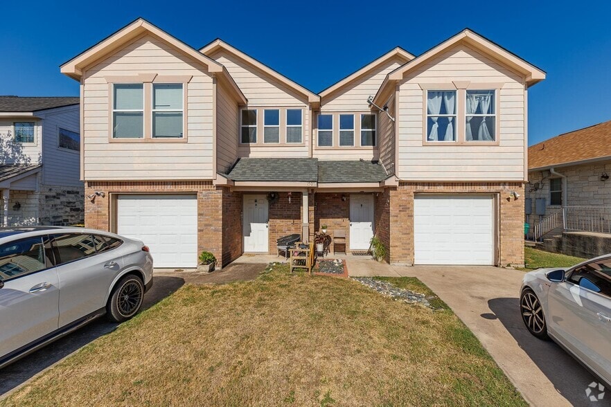 1502 Claremont Cir, Marble Falls, TX for sale - Building Photo - Image 2 of 23