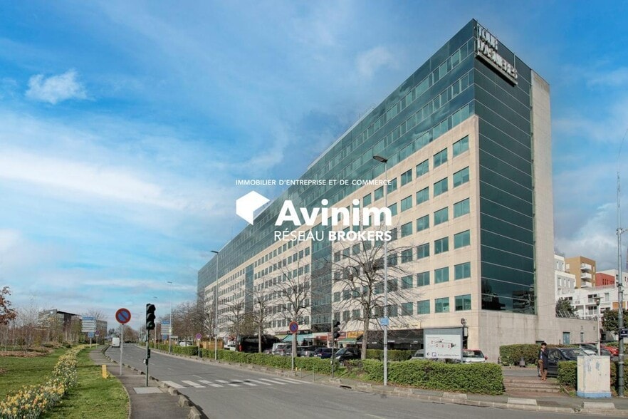 Office in Asnières-sur-Seine for sale - Building Photo - Image 1 of 11
