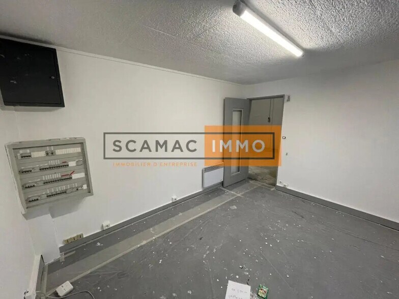 Flex in  for lease - Building Photo - Image 1 of 4