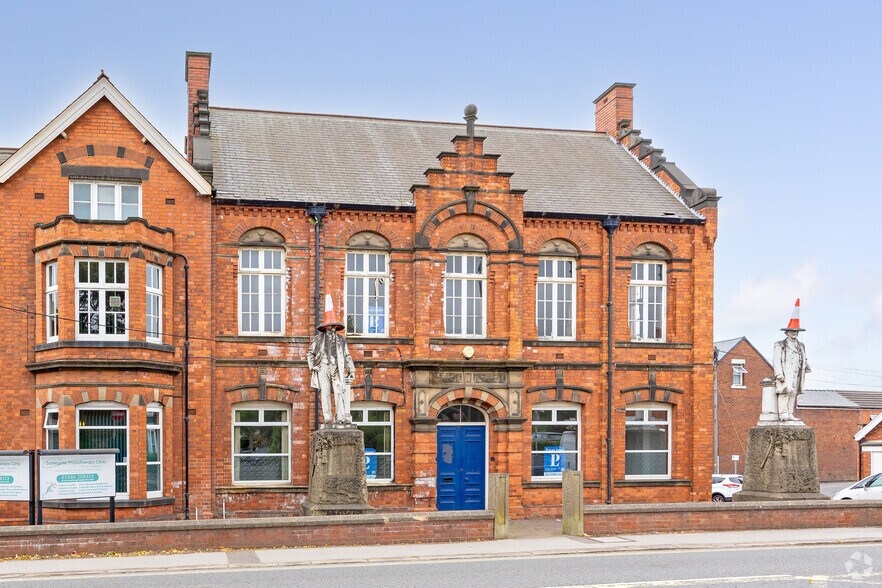 100 Saltergate, Chesterfield à vendre - Photo du bâtiment - Image 2 de 8
