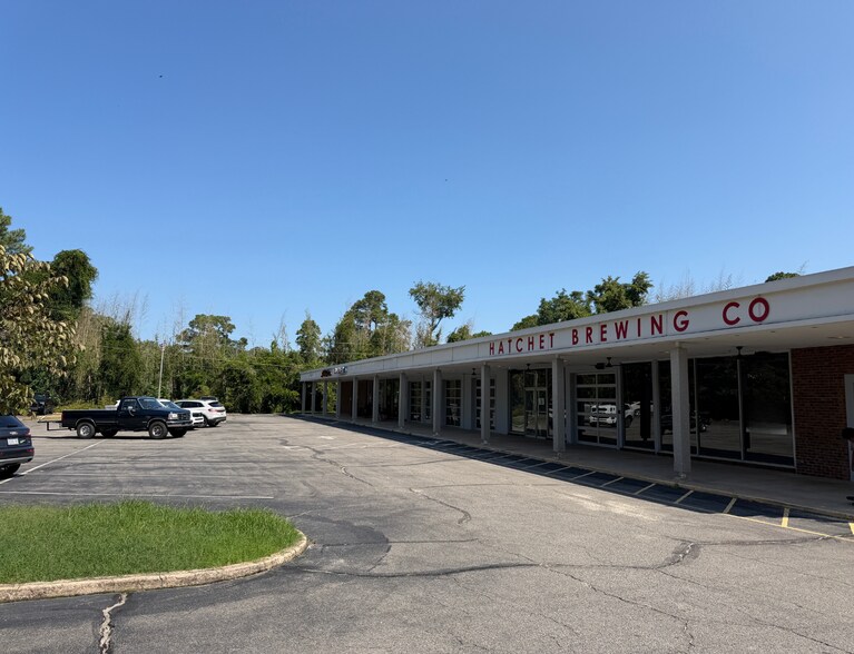 490 SW Broad St, Southern Pines, NC for lease - Building Photo - Image 2 of 5