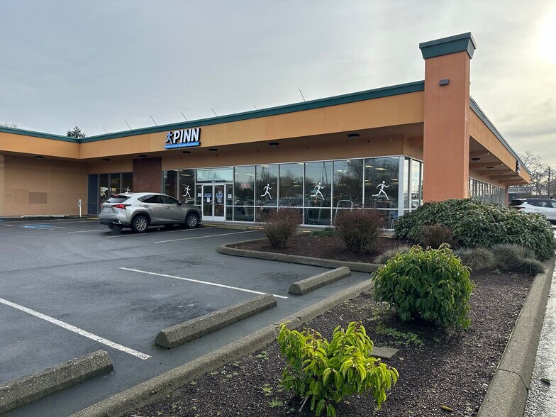 Lakewood Square Neighborhood Center portefeuille de 5 propriétés à vendre sur LoopNet.ca - Photo du bâtiment - Image 3 de 7