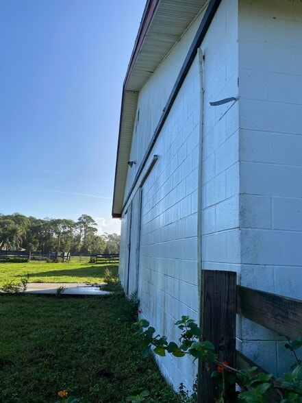 878 Lake Mills Rd, Oviedo, FL à louer - Photo du bâtiment - Image 2 de 7