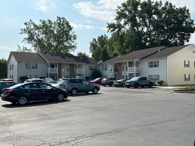10 Manko Ln, Cheektowaga, NY à vendre - Photo du bâtiment - Image 2 de 16