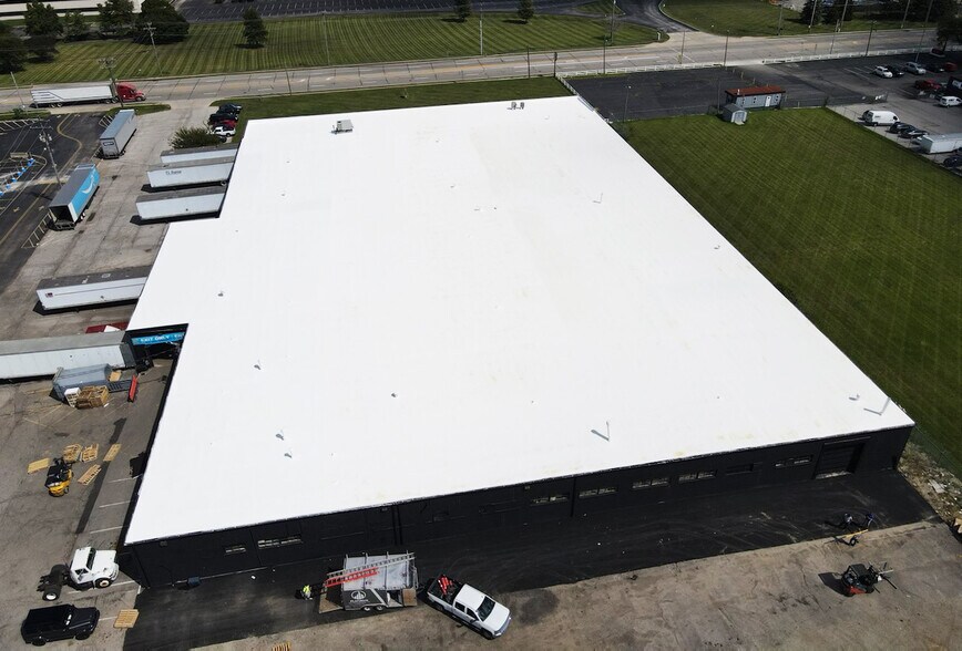 195 Phillipi Rd, Columbus, OH à vendre - Photo du bâtiment - Image 2 de 9