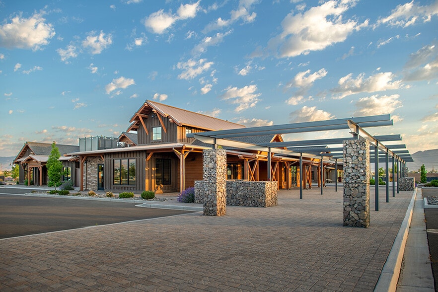 1044 Inglewood Dr, Fernley, NV for lease - Building Photo - Image 1 of 26