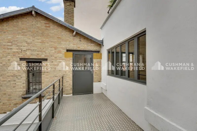 Bureau dans Montrouge à louer - Photo du bâtiment - Image 3 de 14