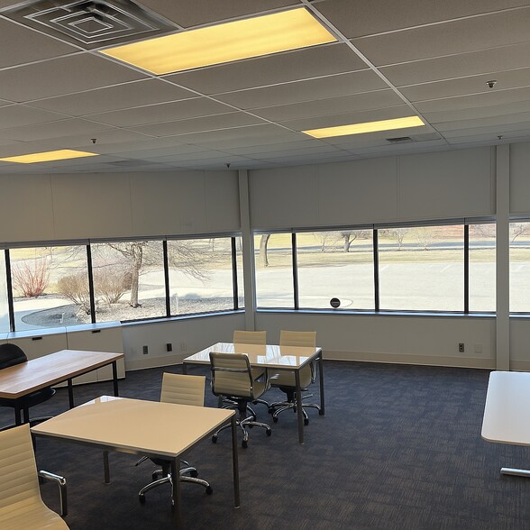 1512 Woodland Dr, Saline, MI à louer - Photo du bâtiment - Image 3 de 6