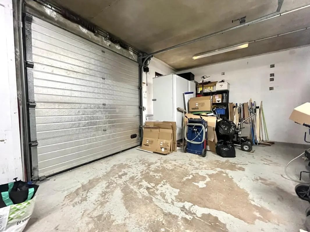 Office in Chatou for lease Interior Photo- Image 1 of 10