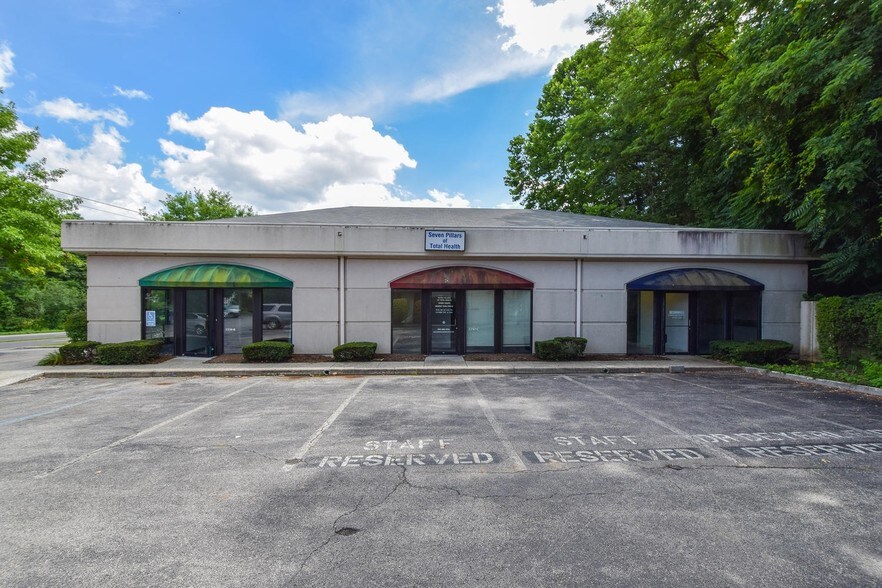 2350 Peters Creek Rd NW, Roanoke, VA à vendre - Photo principale - Image 1 de 14