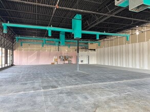 1715-1749 Beam Ave, Maplewood, MN for lease Building Photo- Image 1 of 19