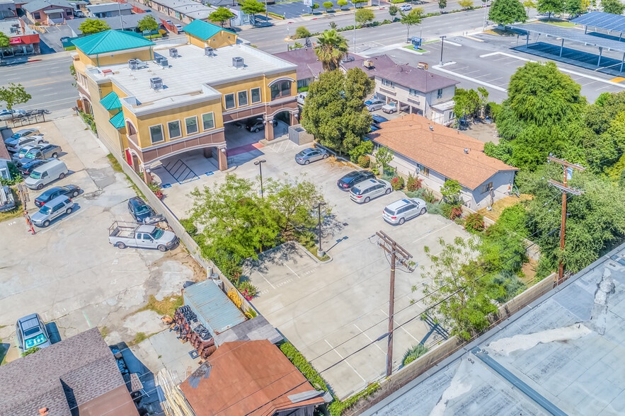 1320 E Las Tunas Dr, San Gabriel, CA à louer - Photo du bâtiment - Image 3 de 40