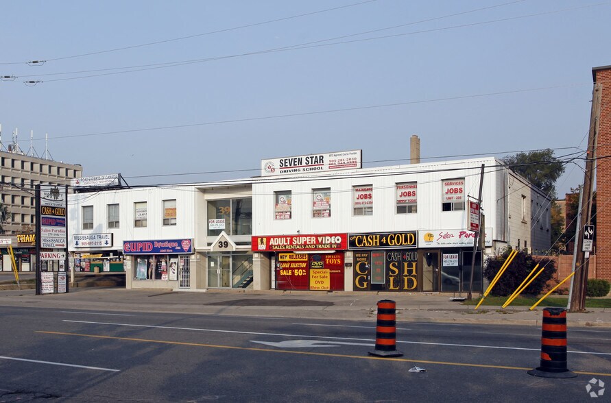 39-43 Dundas St E, Mississauga, ON à louer - Photo du bâtiment - Image 2 de 2