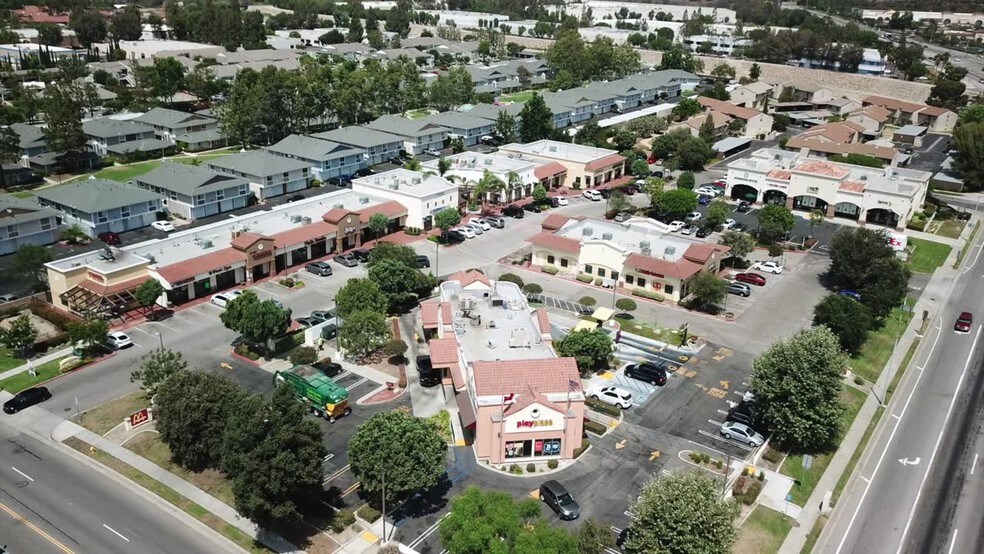 525 New Los Angeles Ave, Moorpark, CA à vendre - Vidéo sur l’inscription commerciale - Image 2 de 5