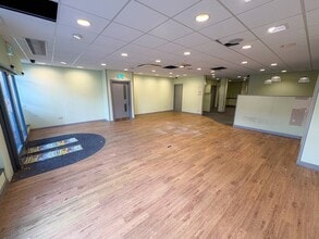 4 Bridge St, Haverfordwest for lease Interior Photo- Image 2 of 6