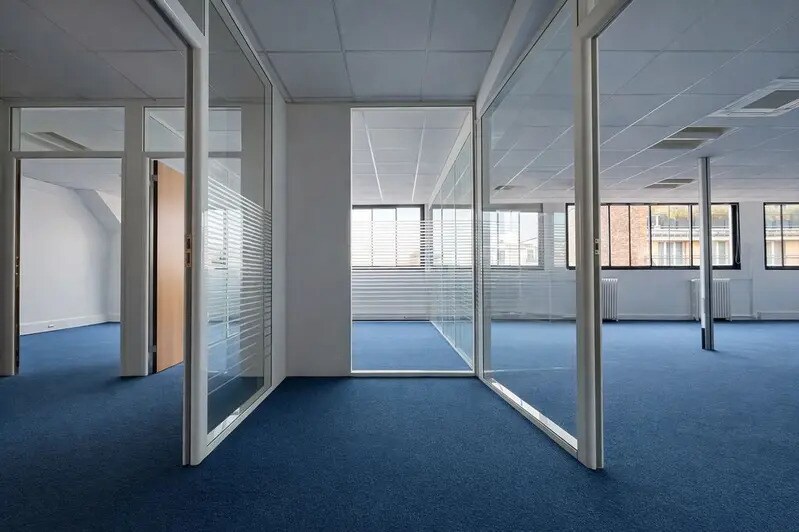 Office in Paris for lease - Interior Photo - Image 3 of 6